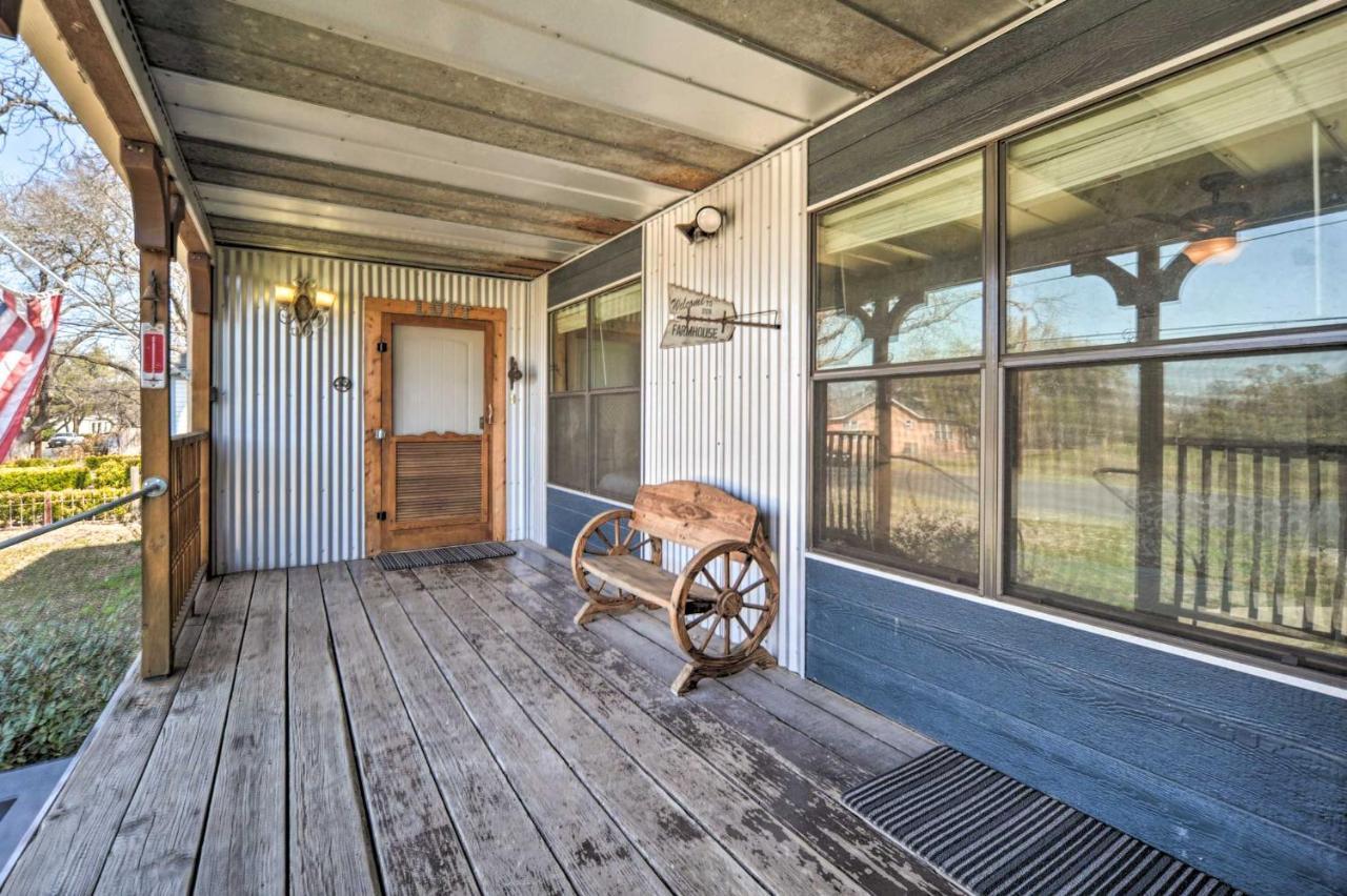 The Barn Texas Wine Country Vacation Rental เฟรเดอริกส์เบิร์ก ภายนอก รูปภาพ